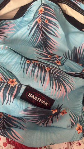 cartable eastpak coloré