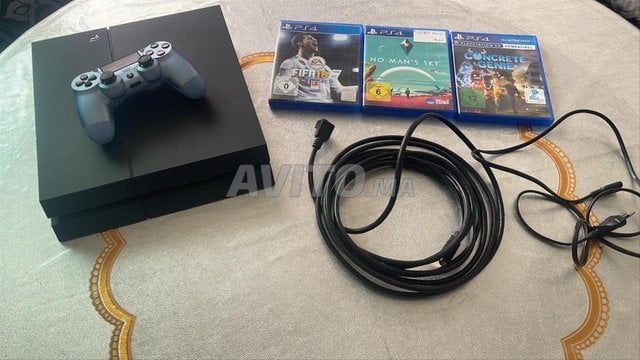     PS4 FAT