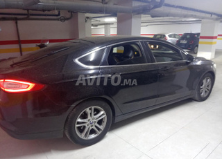 سيارة ممتازة اقتصادية عائلية 