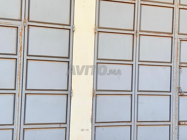 2 Locaux commerciaux à vendre 