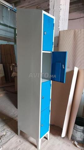 Armoire casier vestiaire métallique en stock@^\@^\