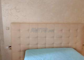 Lit et sa commode en cuir