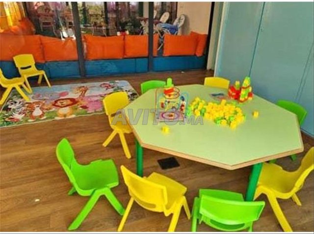 table octogonale - طاولة مثمّنة الشكل جديدة