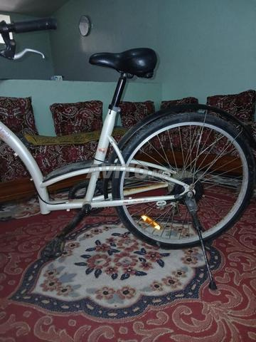joujou bikalaaat b 3000 li bga wa7da mar7ba - 2