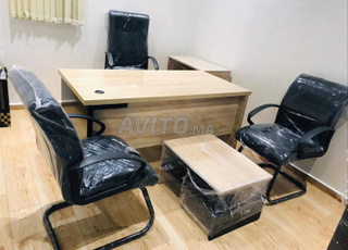 البيع بالجملة والتقسيط لمعدات المكاتب