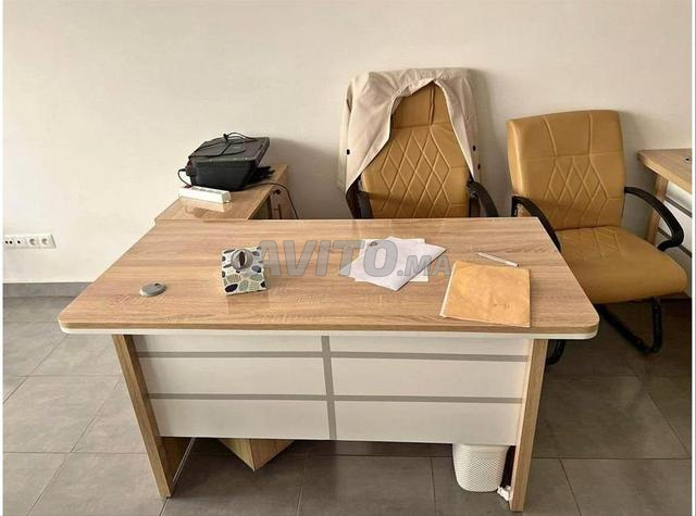 البيع بالجملة والتقسيط لمعدات المكاتب