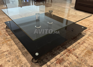 Table basse en verre trompé