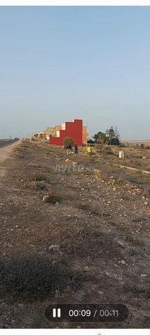 بقعة أرضية للبيع 2 فرصادات 200 متر مجهزة و محفضة