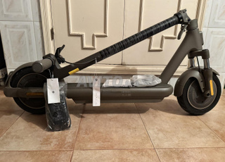 Trottinette électrique XIAOMI 4 PRO MAX (neuve)