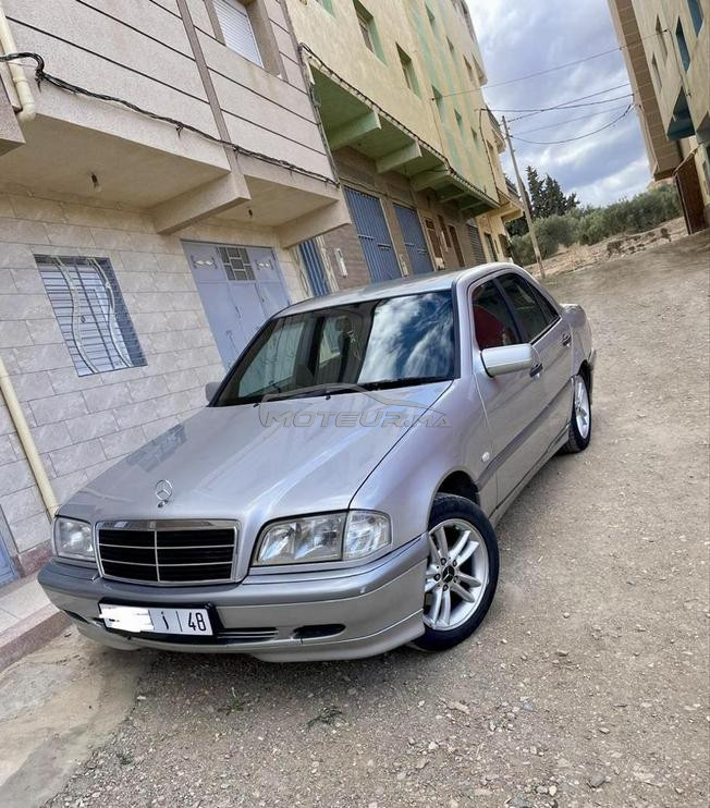 Mercedes-Benz 220 Diesel Manuelle 1997 à Tsaft