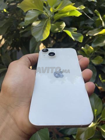 iphone 14 normal en très bonne état