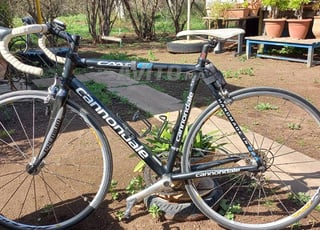 Vélo à vendre en très bonne état en carbone 
