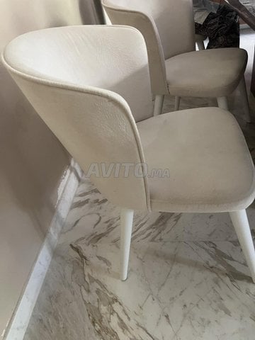 Chaise sale a manger 