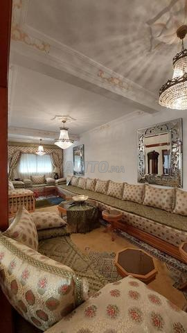 Maison familiale 2 étages avec toit et garage