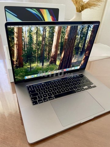 Macbook Pro 16  Touchbar i7 24ram 512ssd