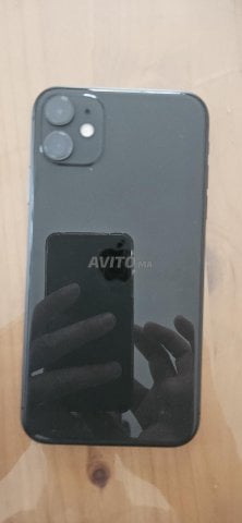 IPhone 11 64 GO 
