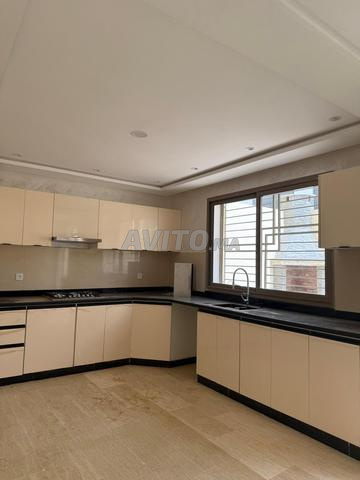 إيطاج فيلا بدروج أو سطح خاص قرب البحر ب 5 دقائق 🌅