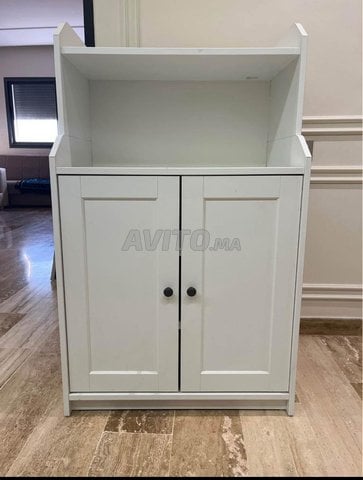 Meuble de rangement blanc élégant 