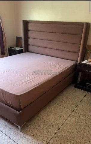 Lit avec matelas à vendre 