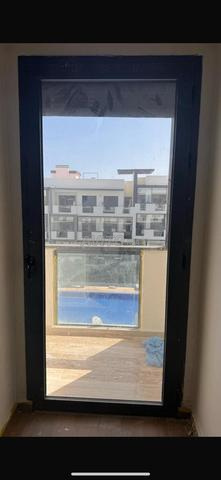 porte en aluminium et verre - 2