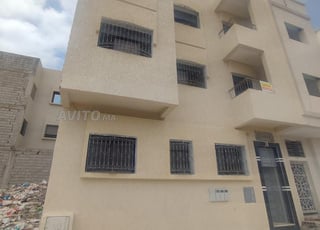  ثلاثة شقق للبيع