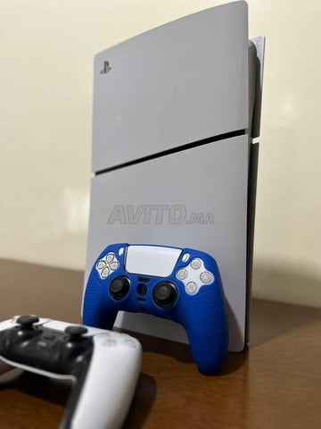 Ps5 slim 2 manette avec compte des jeux 