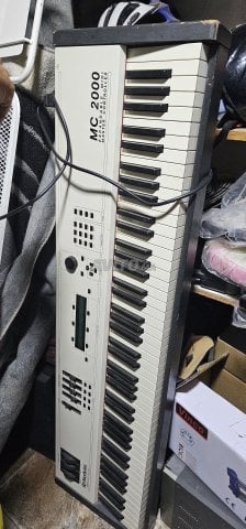 بيانو  mc 2000