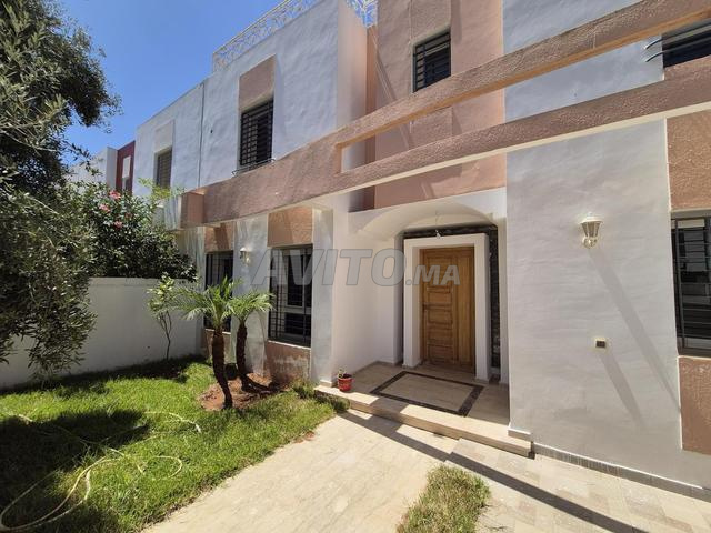 فيلا جديدة 3 غرف 203 متر مربع مع حديقتين - 2