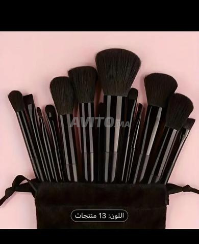مجموعة فرش مكياج لون أسود😍
