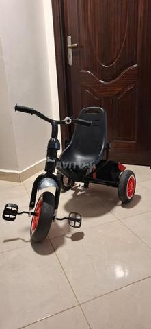 Vélo/bicyclette rouge pour enfants moins de 4 ans - 2