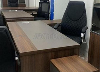 bureau de direction avec routeur et caissons