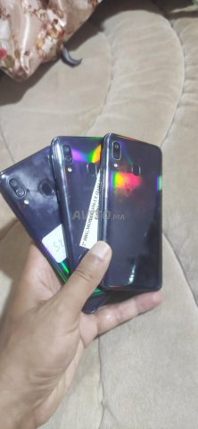 Samsung A40 n9ya bazaf