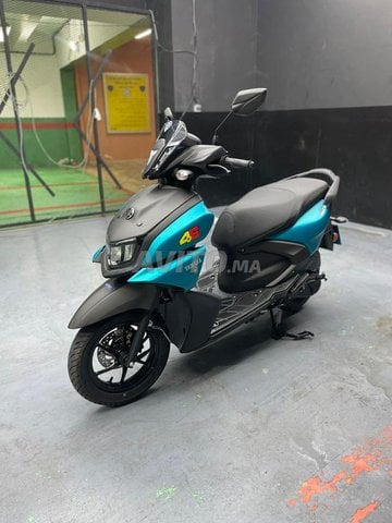 je met en vente Yamaha rayzr 