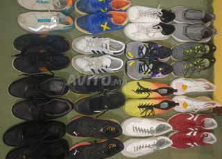 مجموعة أحذية رياضية وكلاسيكية بحالة جيدة للبيع