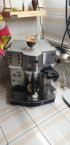 cafe machine delonghi