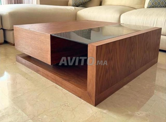 Table Haut de Gamme Bois Massif Sur Mesure