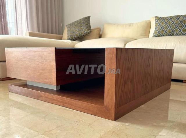 Table Haut de Gamme Bois Massif Sur Mesure