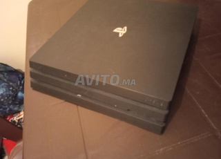PS4 pro مع شريطين fifa 20 و dragon ball z kakarot 