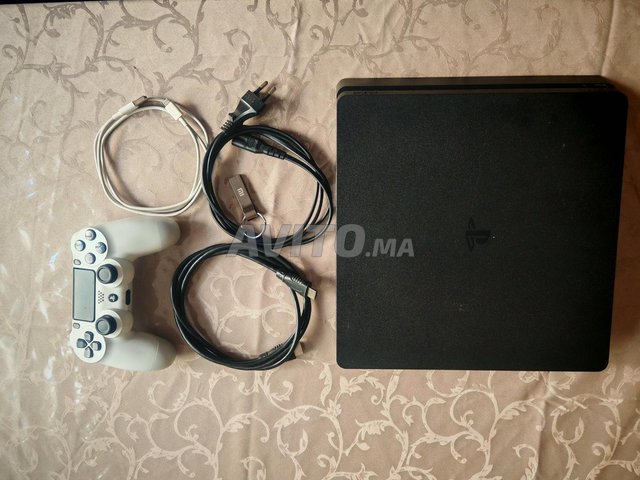 Sony PS4 Slim 9.00 flashé 14 jeux 
