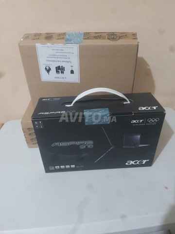 Acer Aspire One   10,1 pouces  Slim    Neuf fermée