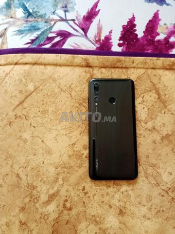 Huawei p smart 64 giga 3 ram 0 difo n9ia mraya  - 2