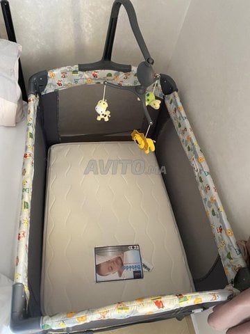 Lit pour bébé très bon état 