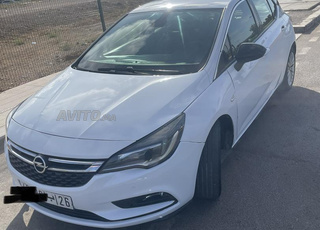 Opel Astra Diesel Manuelle 2017 à Casablanca