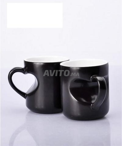 Mug magique anse cœur à personnaliser