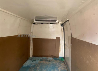 Fourgon frigorifique en bon état à vendre 