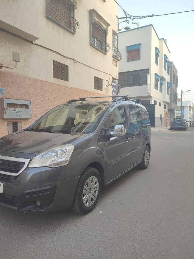 Peugeot Partner Diesel Manuelle 2019 à Agadir