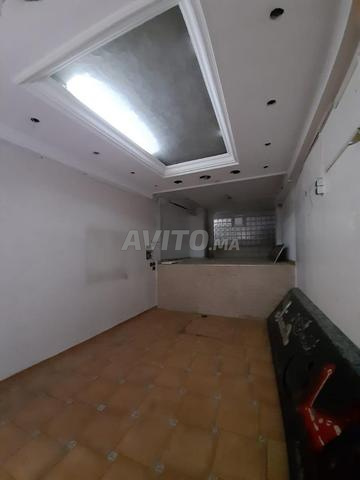 Magasin titré près du consulat de France 