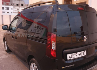 RENAULT EXPRESS 2023