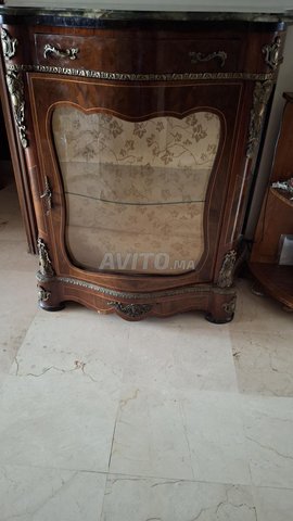 Meuble et miroir