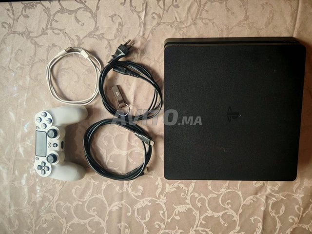 Sony PS4 SLIM 9.00 Flashé 14 jeux